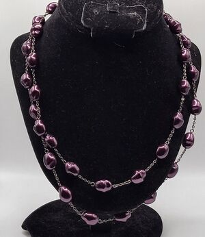 Vintage 1998 Avon Burgundy Wine Tinted Baroque Pearlesque Necklace 24in